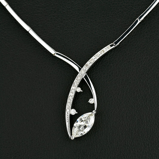 ダイヤモンドペンダント 張りのあるネックレスとマーキースダイヤモンドの組み合わせで高級感あふれるデザインに PND-MQ-K18WG-0.698ct＋0.10ct