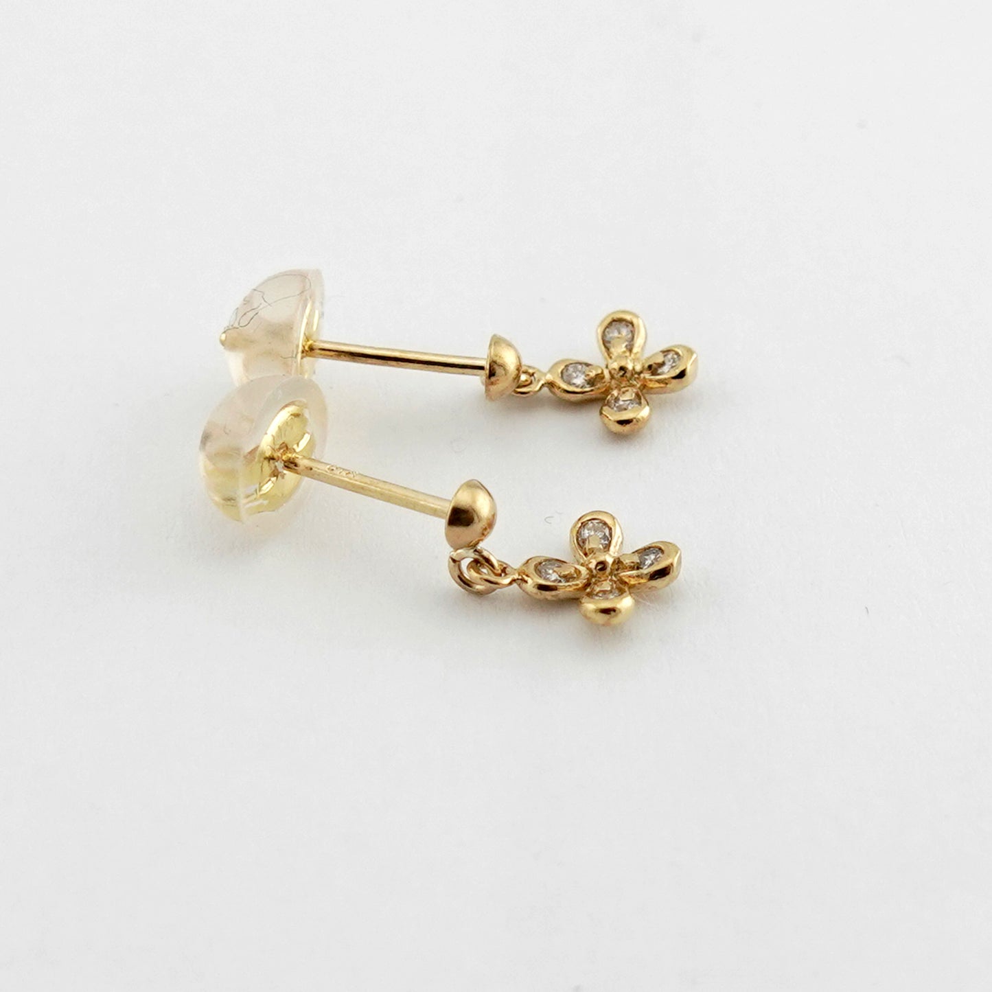 揺れる小さなダイヤモンドピアス 0.06ct（K18YG） PE-D-Sa-0.06ct/8p-K18YG