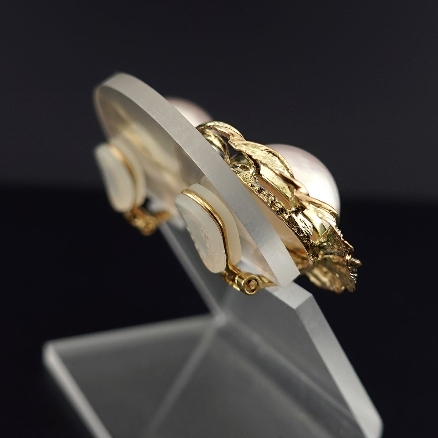 マベパールイヤリング-K18YG  非常に照りが強く魅力的な色の高品質マベパール、K18をふんだんに使ったおしゃれな高級イヤリング ER-MP-25-14mm-K18YG-マベ