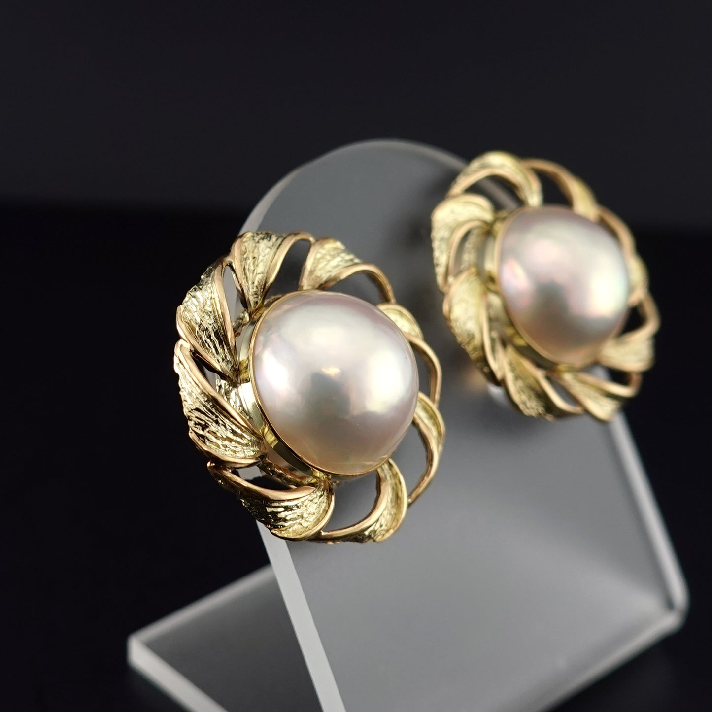 マベパールイヤリング-K18YG  非常に照りが強く魅力的な色の高品質マベパール、K18をふんだんに使ったおしゃれな高級イヤリング ER-MP-25-14mm-K18YG-マベ