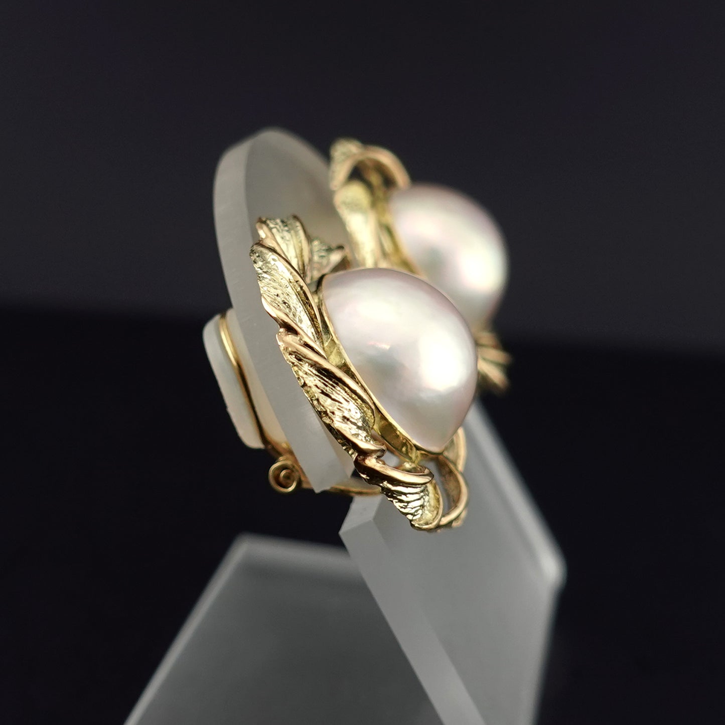 マベパールイヤリング-K18YG  非常に照りが強く魅力的な色の高品質マベパール、K18をふんだんに使ったおしゃれな高級イヤリング ER-MP-25-14mm-K18YG-マベ