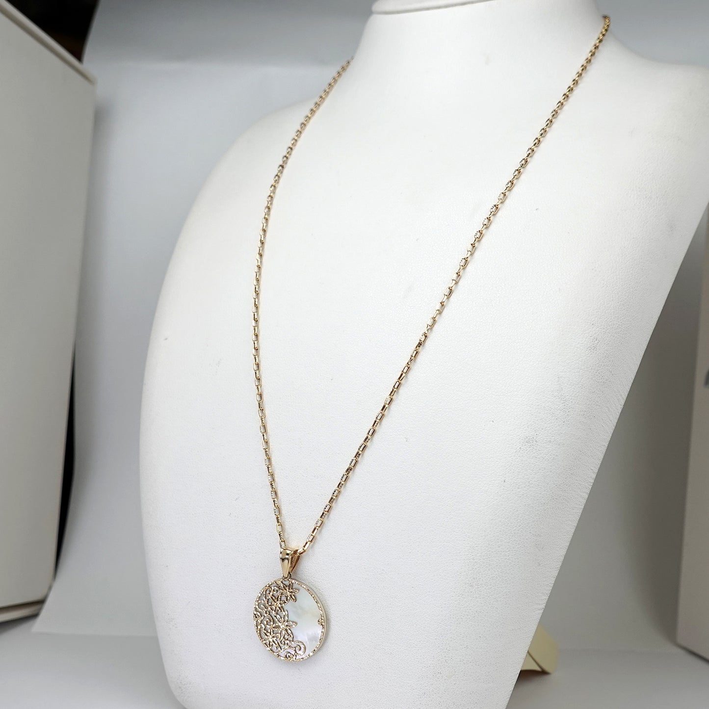 白蝶貝ペンダント K18YG/K18WGのリバーシブルペンダントトップ PNSC-K18YG/K18WG-OZ24093003