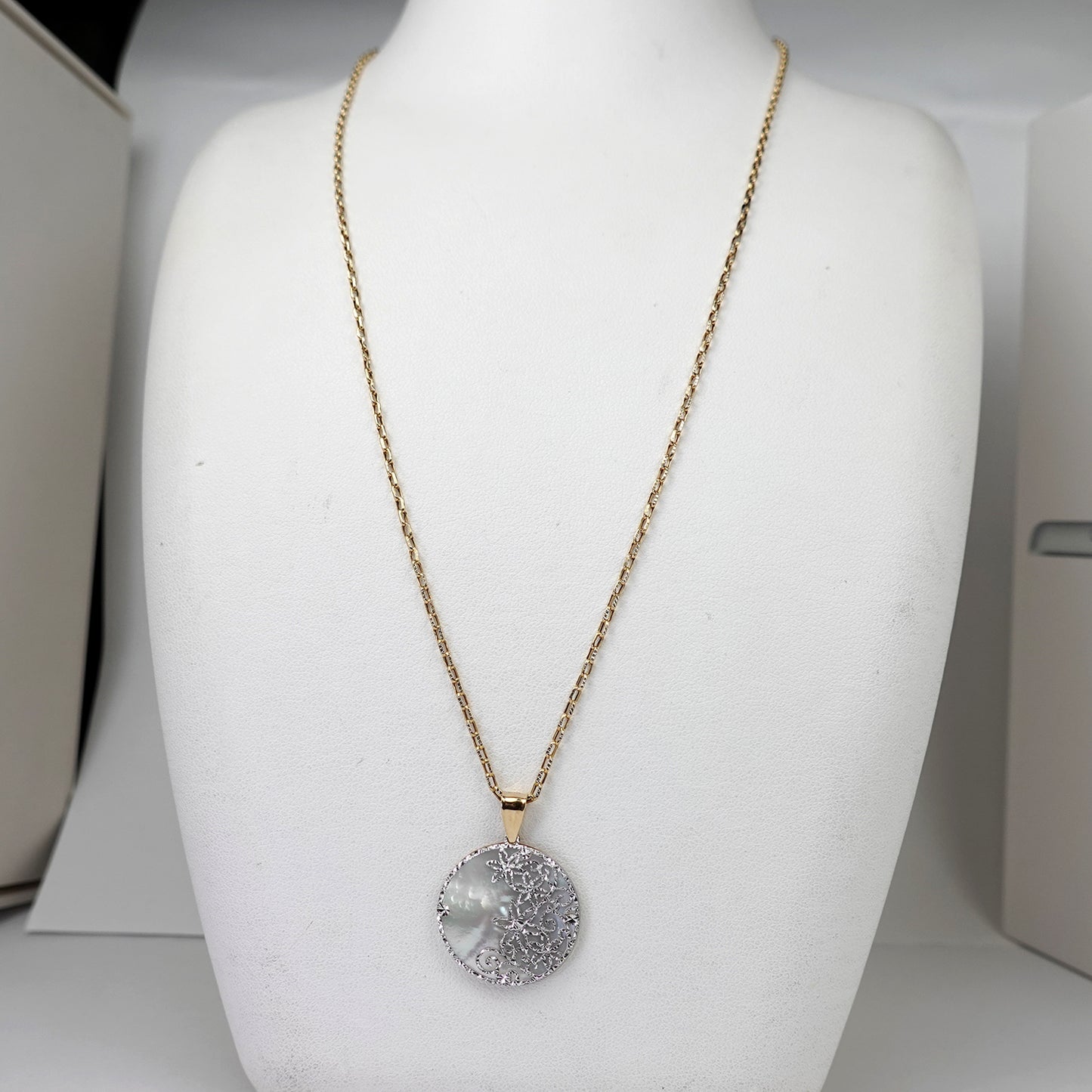 白蝶貝ペンダント K18YG/K18WGのリバーシブルペンダントトップ PNSC-K18YG/K18WG-OZ24093003