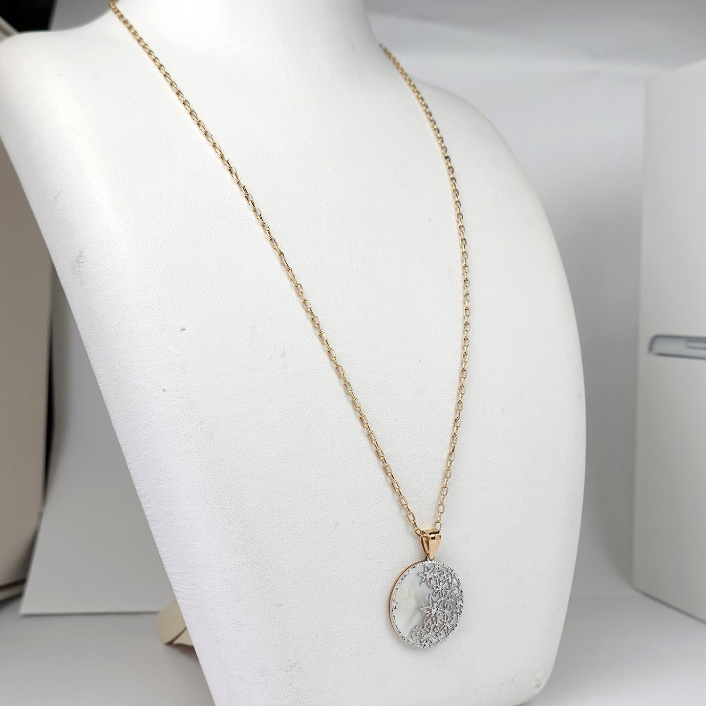 白蝶貝ペンダント K18YG/K18WGのリバーシブルペンダントトップ PNSC-K18YG/K18WG-OZ24093003