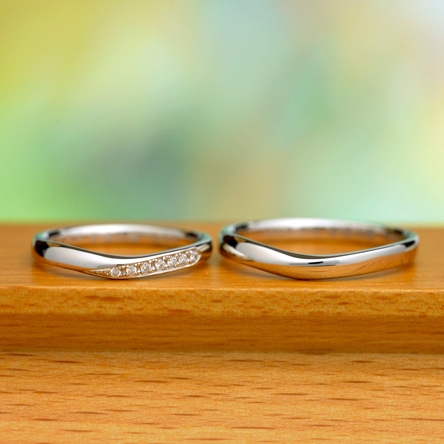 【Harmony】結婚指輪ペア   細めで緩やかなカーブの指輪  内側にブルーサファイヤ入り MpHa01LM