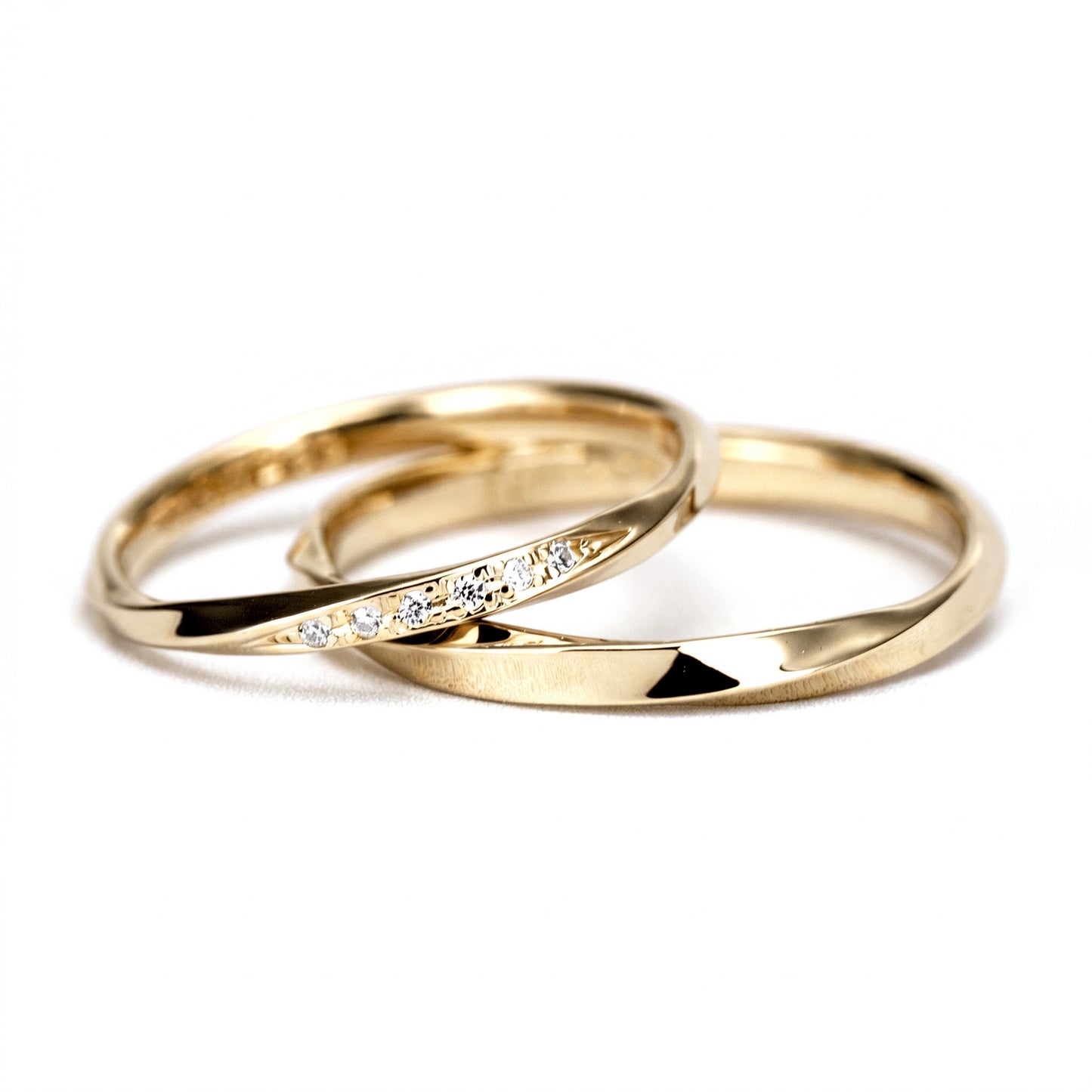 結婚指輪ペア 立体感のある斜めラインが魅力的でお手頃なゴールド製リング MpTRM255-256-K18YG