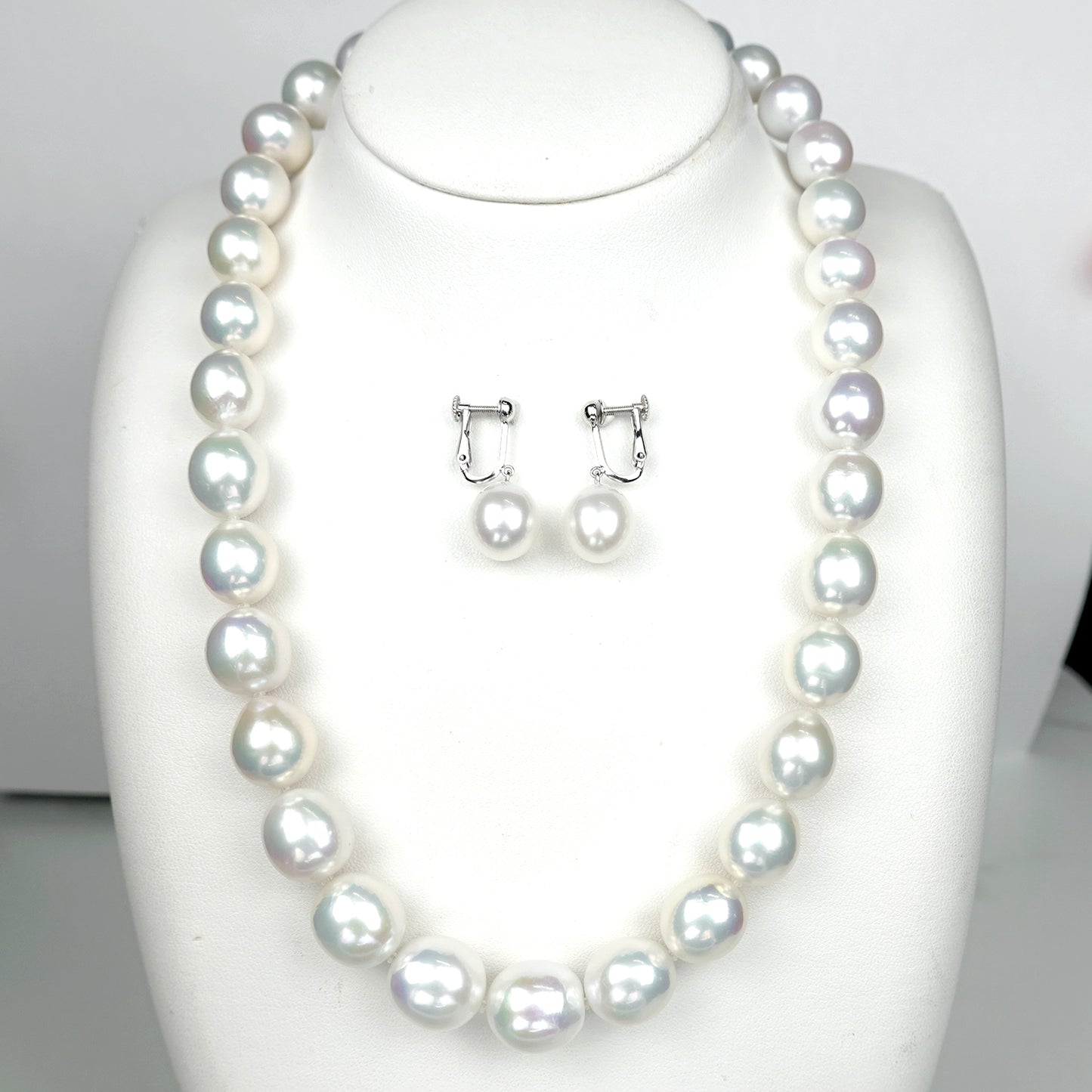 淡水真珠ネックレス＋イヤリングセット10〜13.5mm 高品質白蝶真珠に引けを取らないシルバーホワイト系の照りの良いキレイな真珠 PNE-FW-10-13.5