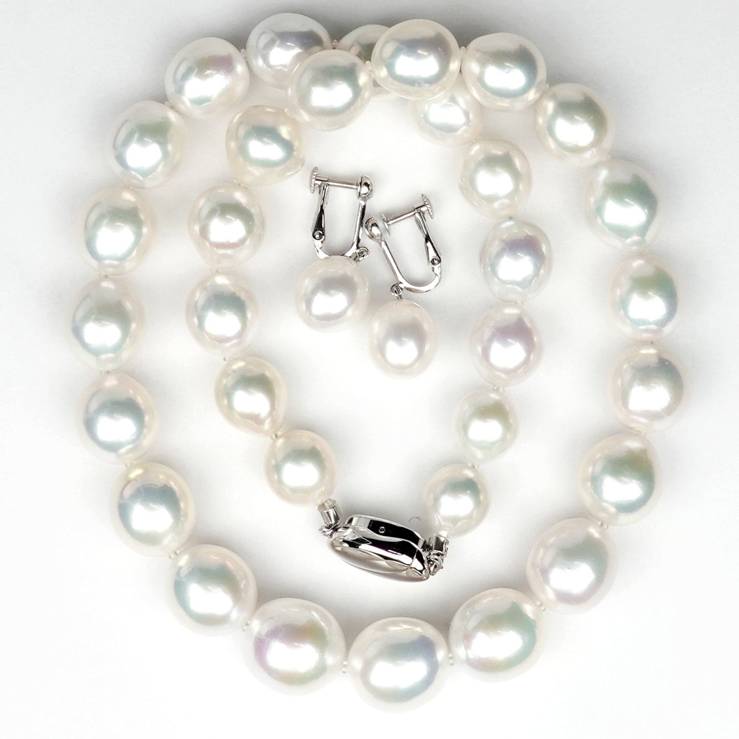 淡水真珠ネックレス＋イヤリングセット10〜13.5mm 高品質白蝶真珠に引けを取らないシルバーホワイト系の照りの良いキレイな真珠 PNE-FW-10-13.5