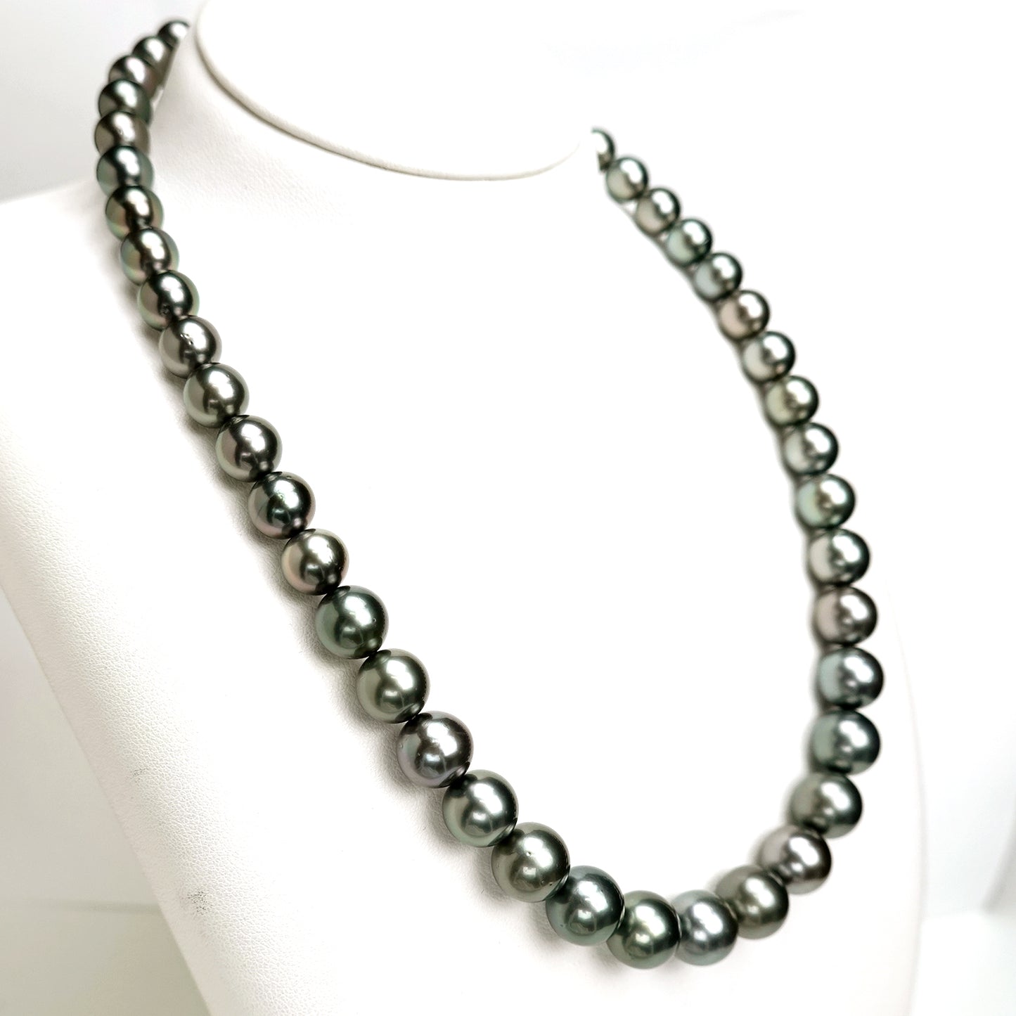 【オーロラオーシャンブルー（OceanBlue）】黒蝶真珠ネックレス 色照りが非常に良い高品質な黒蝶真珠 【真珠科学研究所鑑定鑑別書付】 N-KC-OCB-8.1～10.9mm-SKXXX924