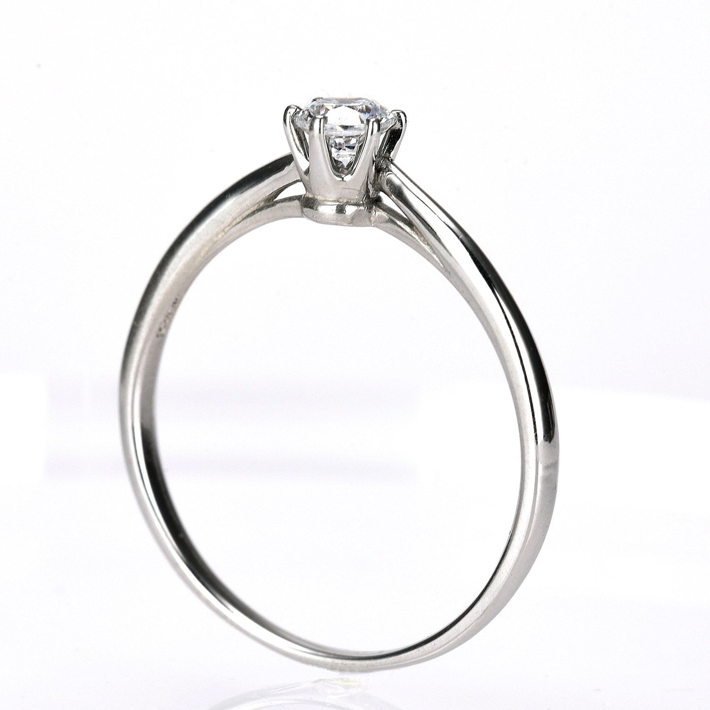 婚約指輪 上品な緩やかなウェーブデザインのハードプラチナリング EHa04-0.18ct,G,SI2,G-Pt900H