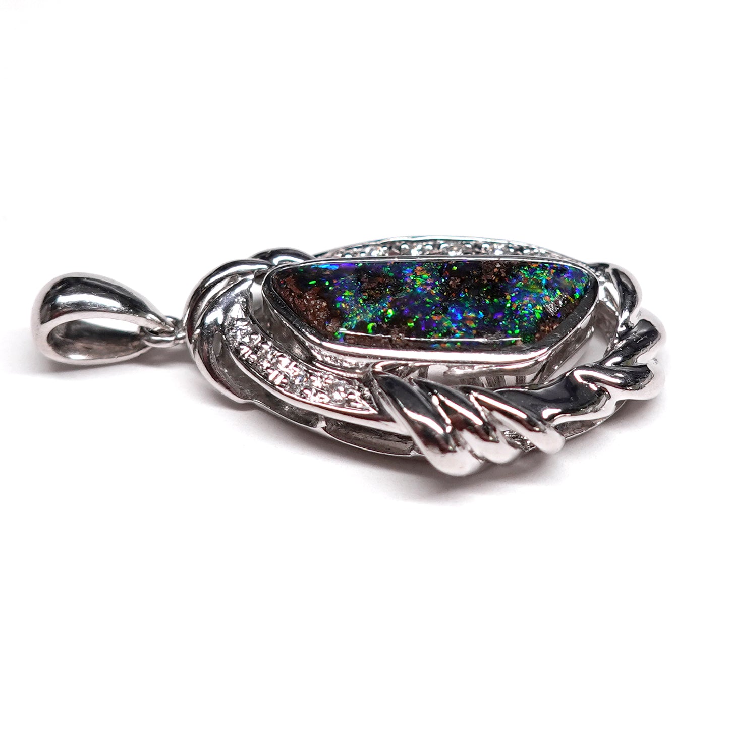 ボルダーオパールペンダントトップ プラチナをたっぷり使った高級品、遊色部分が登り龍に見えます（Pt.900） KP21079