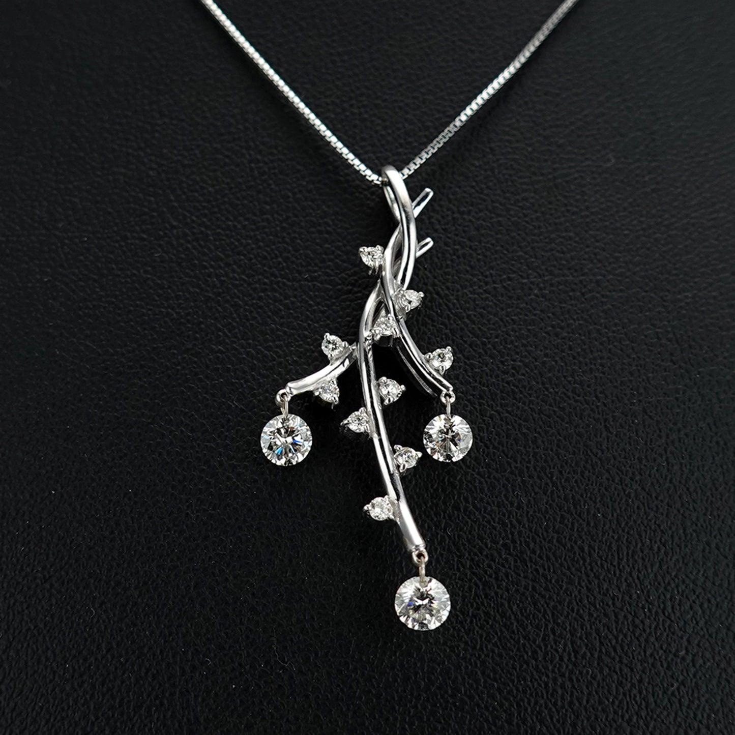ダイヤモンドペンダントトップ（1.00ct） ダイヤモンドが細かく揺れるペンダント 散りばめられたメレダイヤが美しく輝きます-PND-LD3-1.00ct-K18WG
