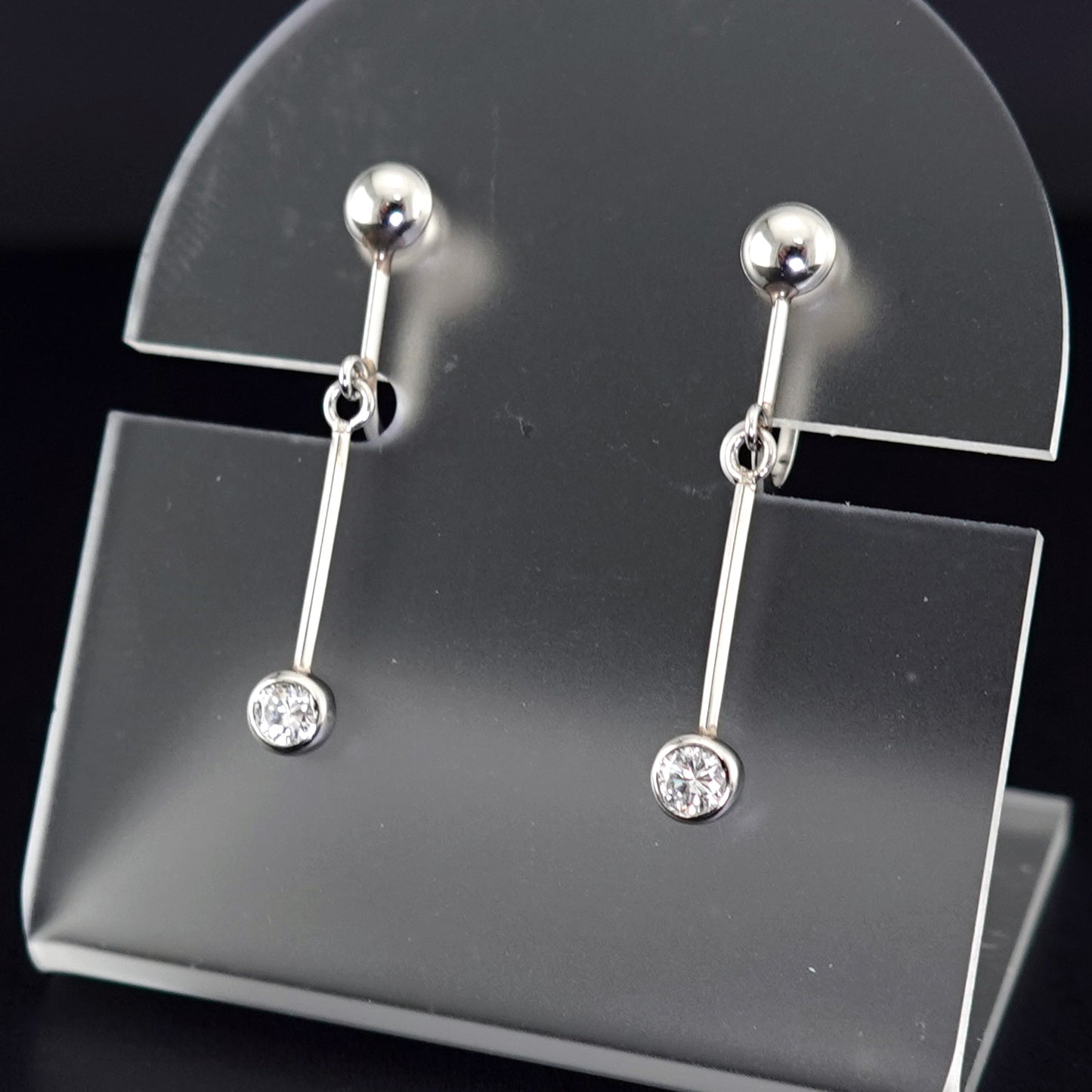 揺れるダイヤモンドイヤリング 0.20ct（Pt.900）プラチナ ERD-Sa-0.20ct/2p-CR23048-Pt