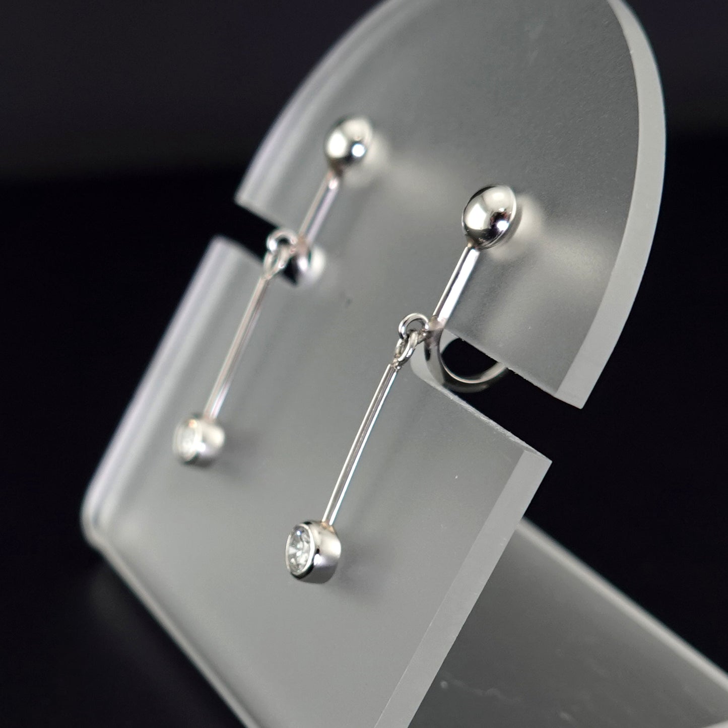 揺れるダイヤモンドイヤリング 0.20ct（Pt.900）プラチナ ERD-Sa-0.20ct/2p-CR23048-Pt