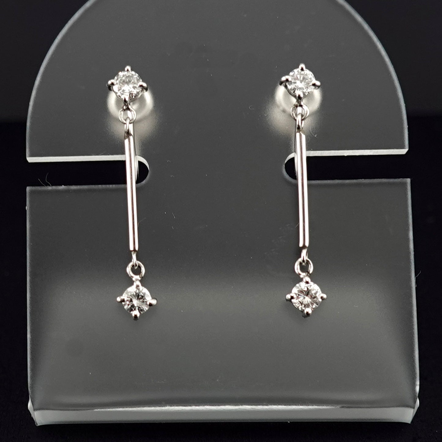 揺れるダイヤモンドイヤリング 0.40ct（Pt.900）プラチナ ERD-Sa-0.40ct/4p-SE050994-Pt