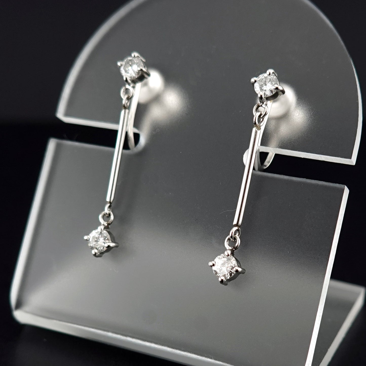 揺れるダイヤモンドイヤリング 0.40ct（Pt.900）プラチナ ERD-Sa-0.40ct/4p-SE050994-Pt