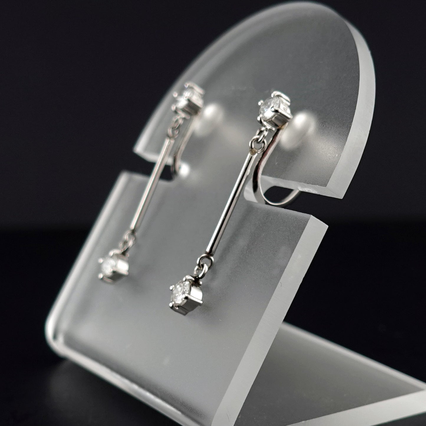 揺れるダイヤモンドイヤリング 0.40ct（Pt.900）プラチナ ERD-Sa-0.40ct/4p-SE050994-Pt