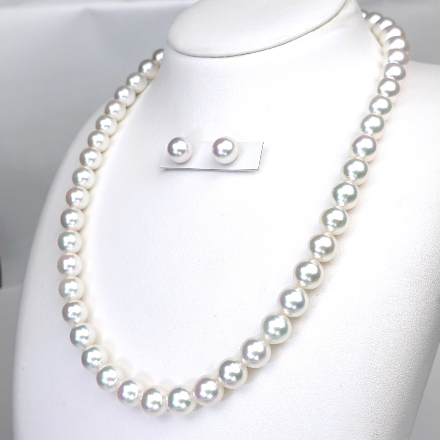 【オーロラRose 無調色】真珠ネックレス＋ピアス（イヤリング）セット 落ち着きのある上品なシルバーホワイト系で最上級の照りのパール（8.0〜8.5mm） PNE80-オーロラRoseMc-SK-XXX004