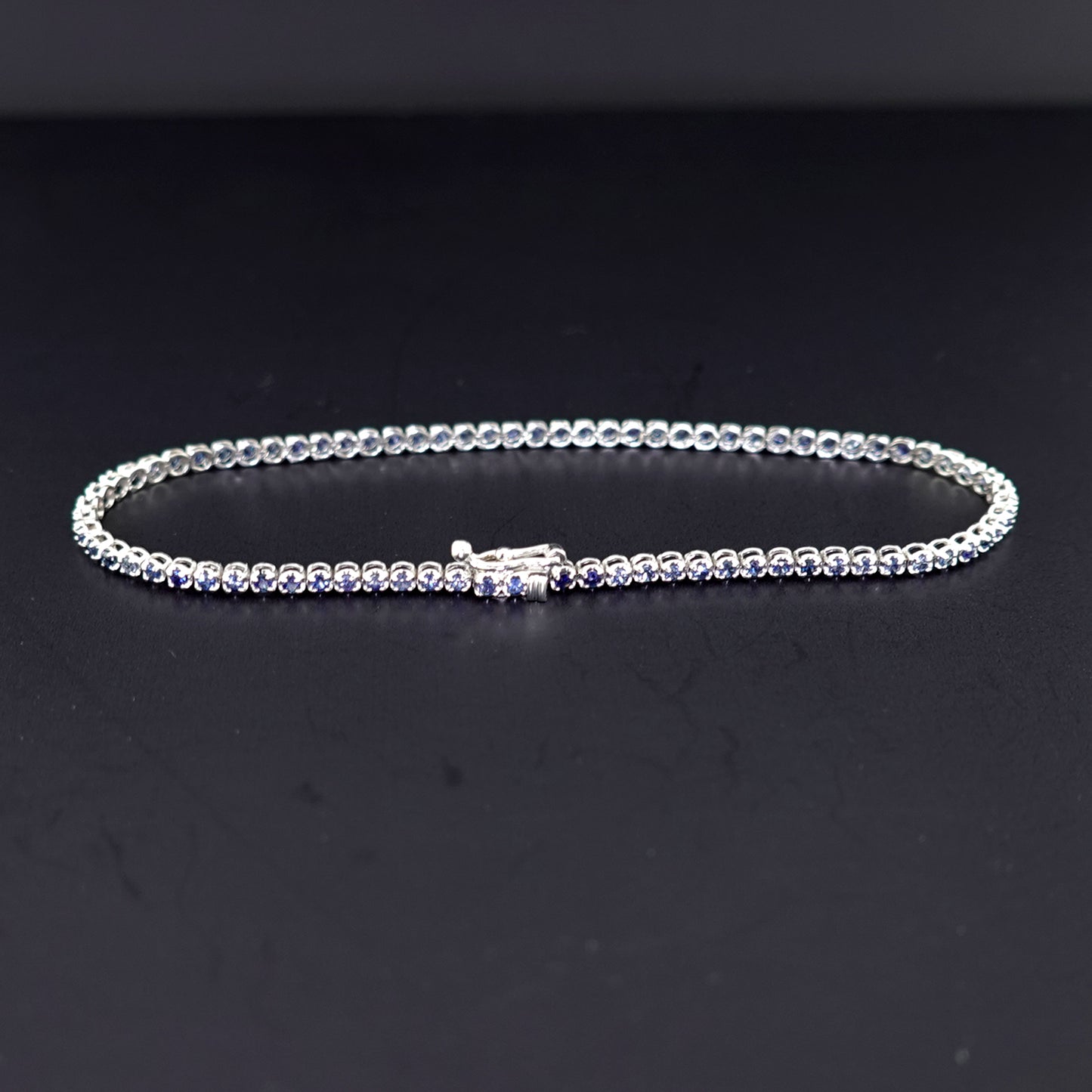 サファイアテニスブレスレット【1.40ct】 キレイなブルーの上品なデザインのブレスレット BLSa1.40ct-TG06012104-K18WG