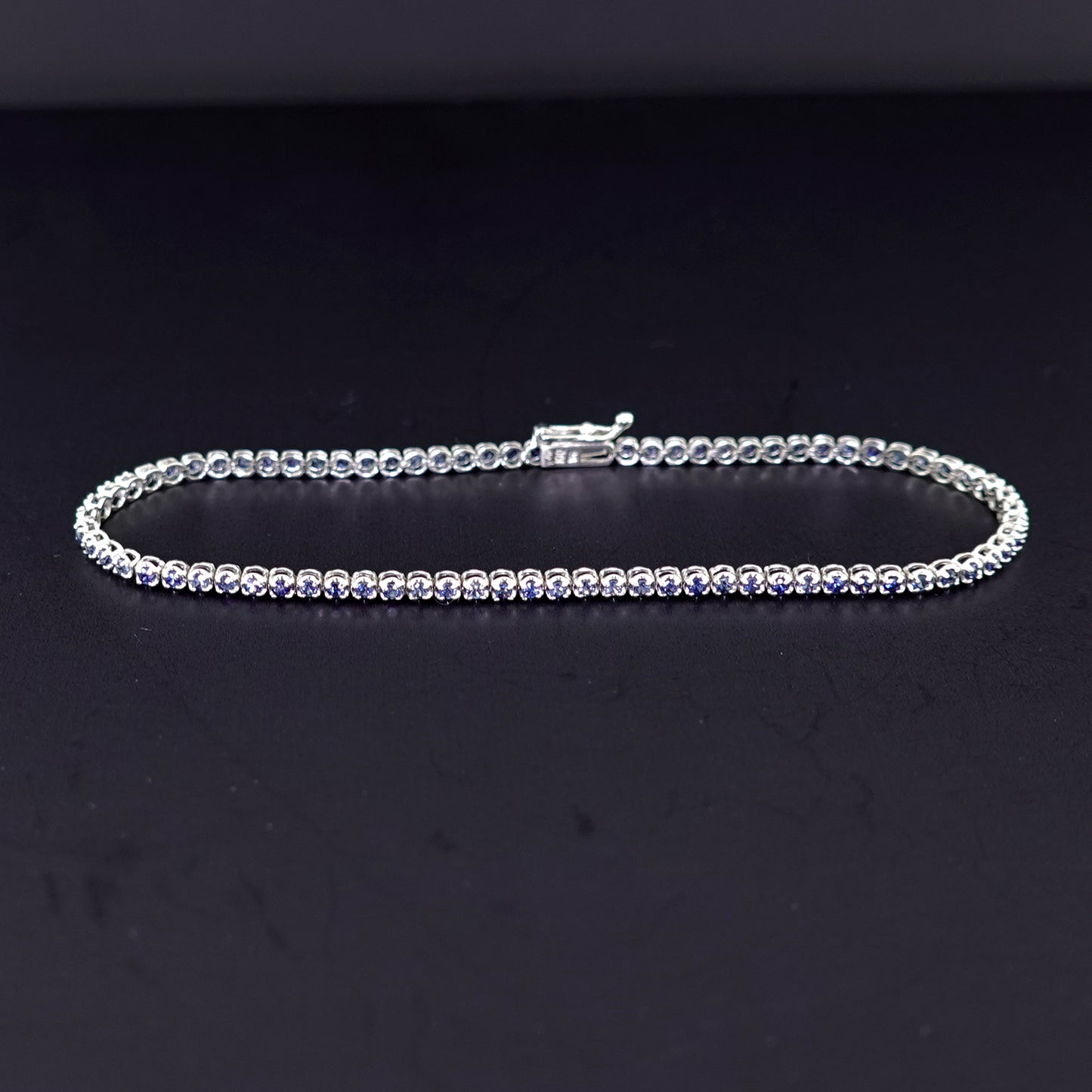 サファイアテニスブレスレット【1.40ct】 キレイなブルーの上品なデザインのブレスレット BLSa1.40ct-TG06012104-K18WG