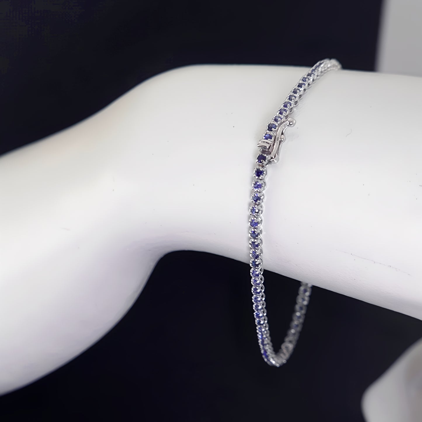 サファイアテニスブレスレット【1.40ct】 キレイなブルーの上品なデザインのブレスレット BLSa1.40ct-TG06012104-K18WG