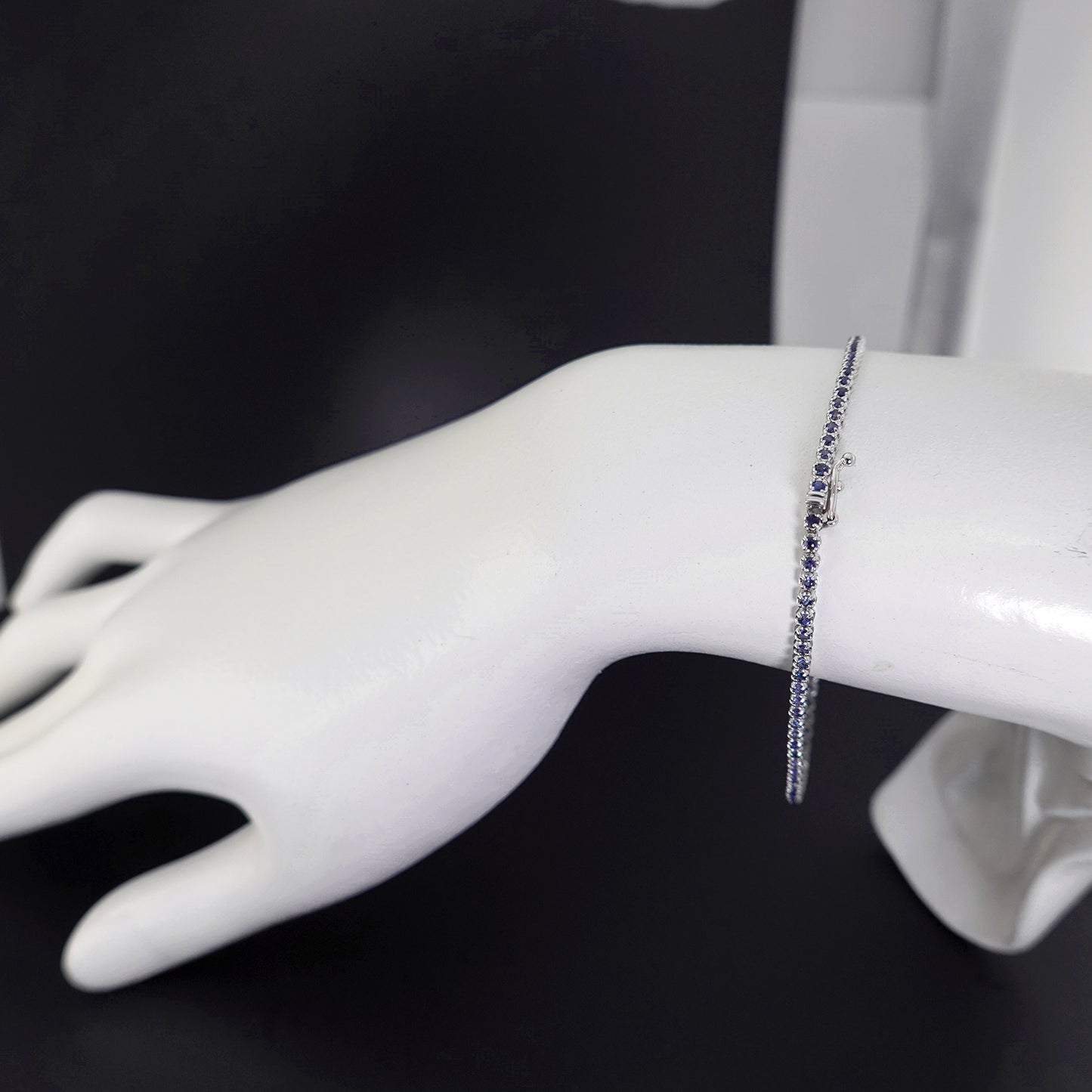 サファイアテニスブレスレット【1.40ct】 キレイなブルーの上品なデザインのブレスレット BLSa1.40ct-TG06012104-K18WG