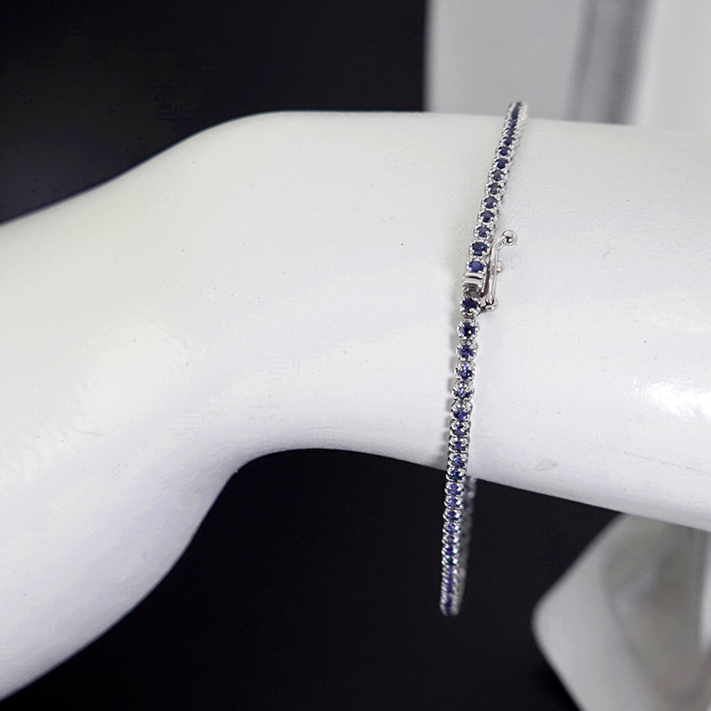 サファイアテニスブレスレット【1.40ct】 キレイなブルーの上品なデザインのブレスレット BLSa1.40ct-TG06012104-K18WG