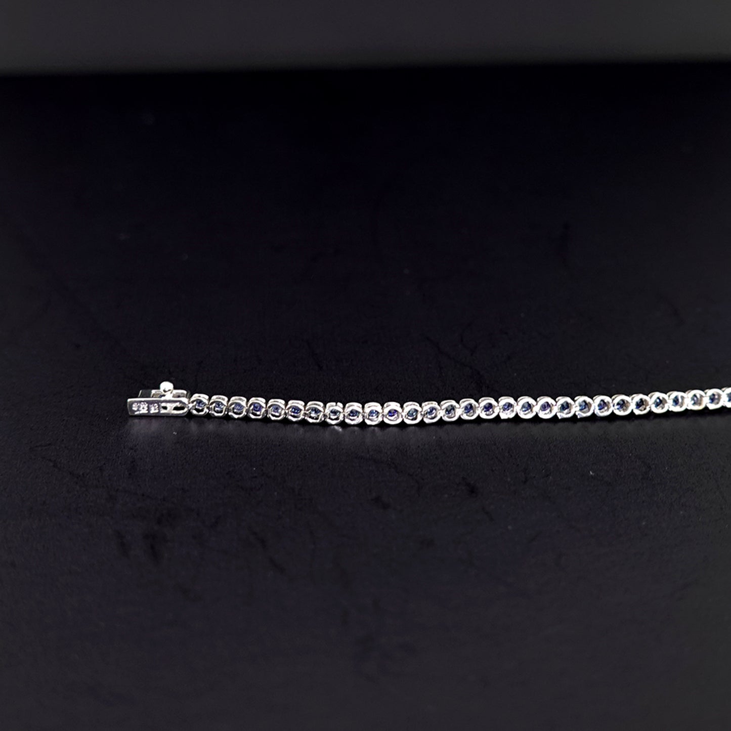 サファイアテニスブレスレット【1.40ct】 キレイなブルーの上品なデザインのブレスレット BLSa1.40ct-TG06012104-K18WG